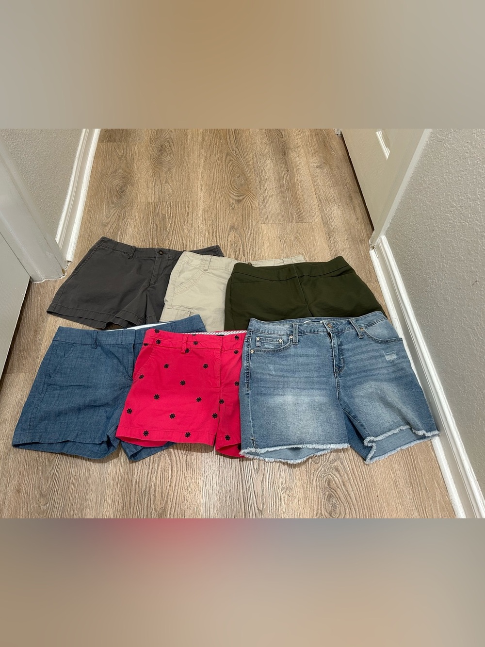 Lot of 6 Shorts